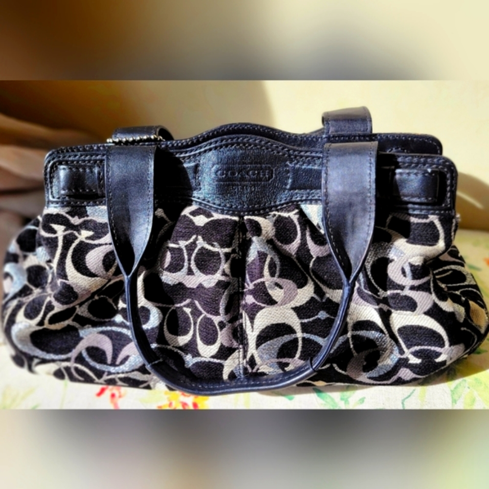 Coach shoulder bag - Picture 2 of 5